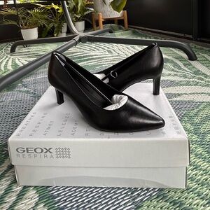 Geox Respira Italian Patent Women's Bibbiana Pumps- Black - 7.5
